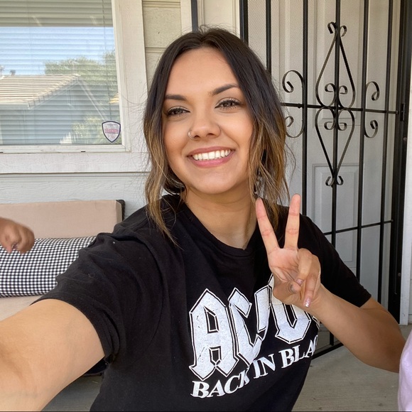 Meet your Posher, Brianda - Picture 2 of 2